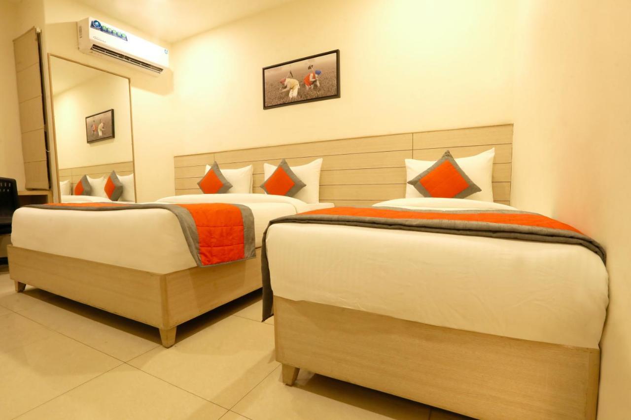 Sagar Hotel Just 5 Min From Golden Temple 암리차르 외부 사진