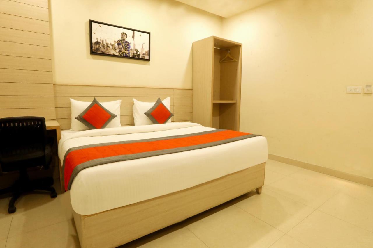 Sagar Hotel Just 5 Min From Golden Temple 암리차르 외부 사진