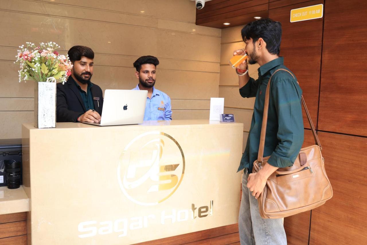 Sagar Hotel Just 5 Min From Golden Temple 암리차르 외부 사진