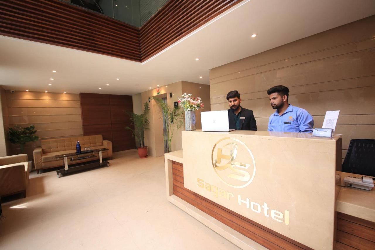 Sagar Hotel Just 5 Min From Golden Temple 암리차르 외부 사진